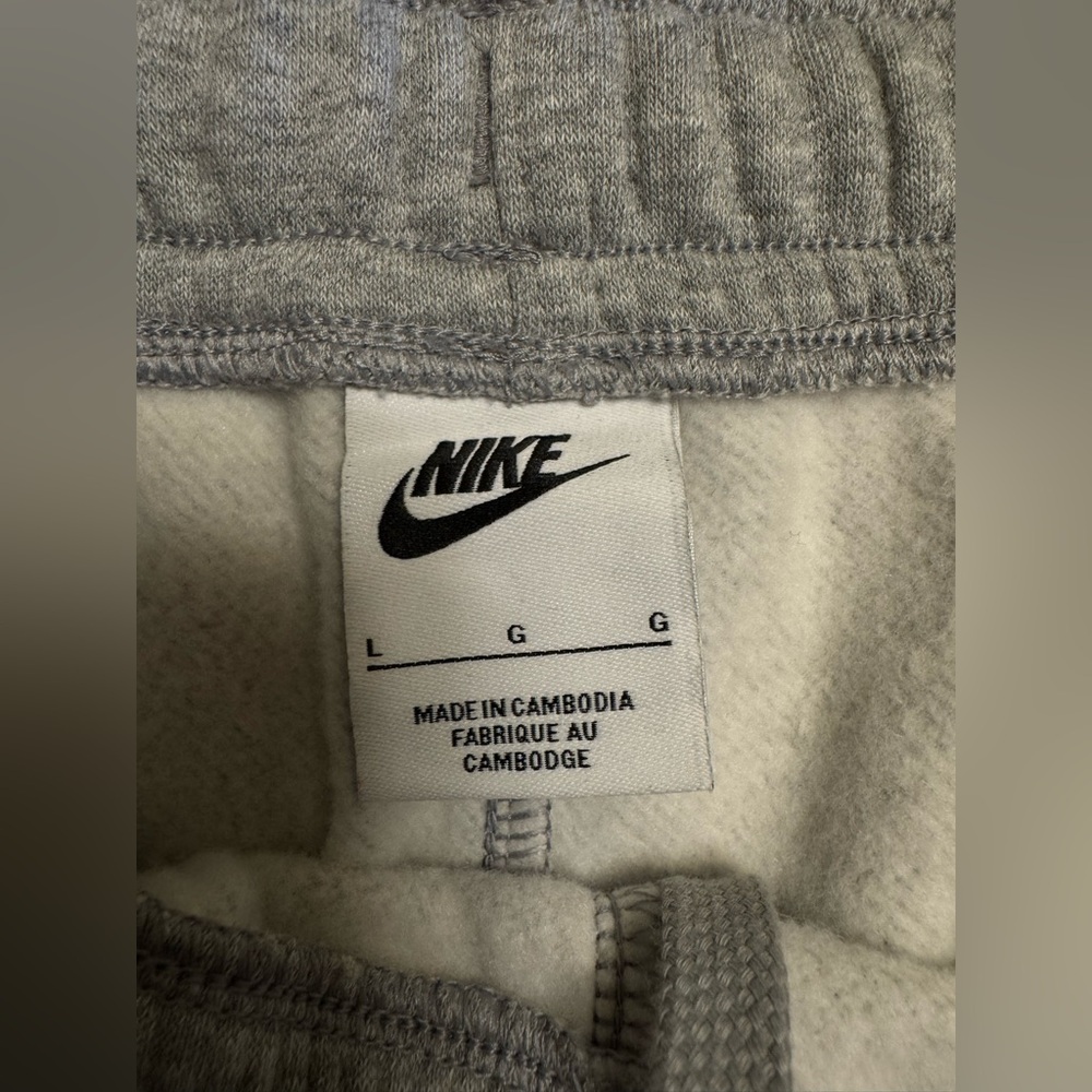 NWOT Nike Club Joggers Men's - Picture 6 of 10